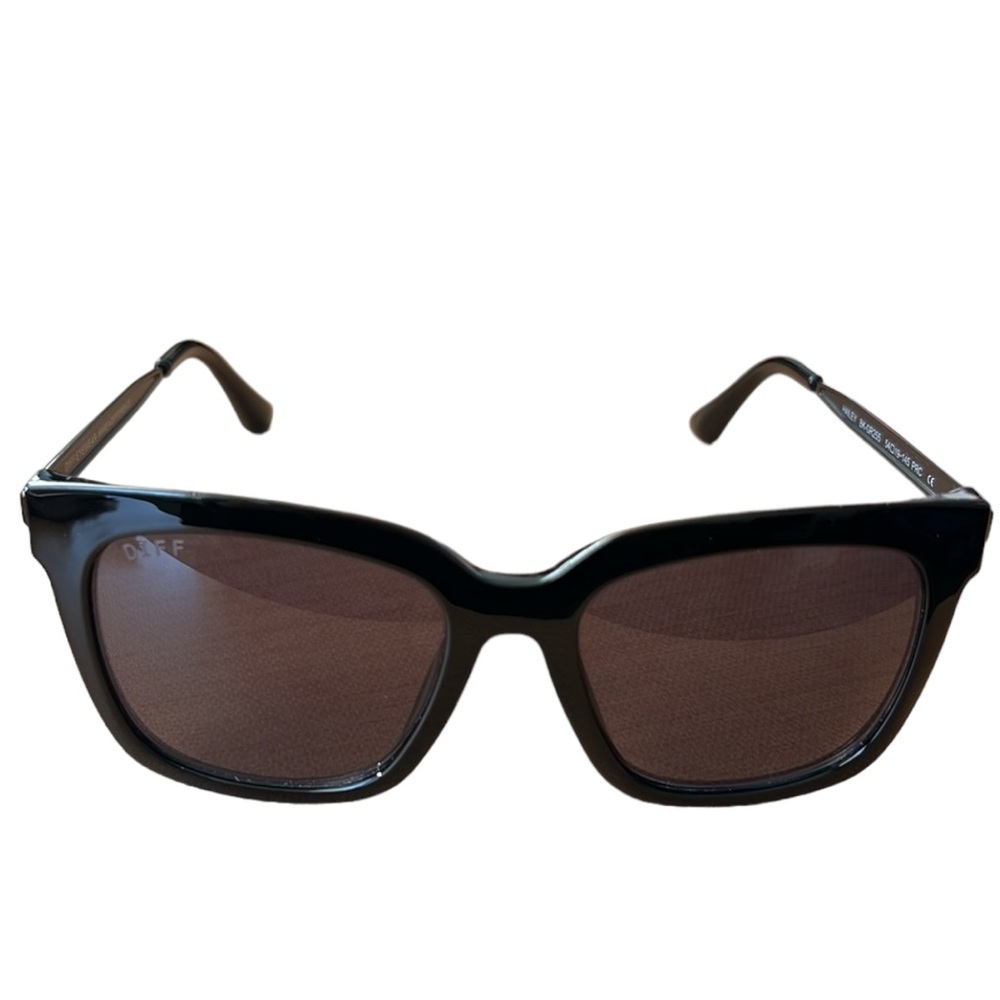 DIFF HAILEY BK-GR255 Black sunglasses.
